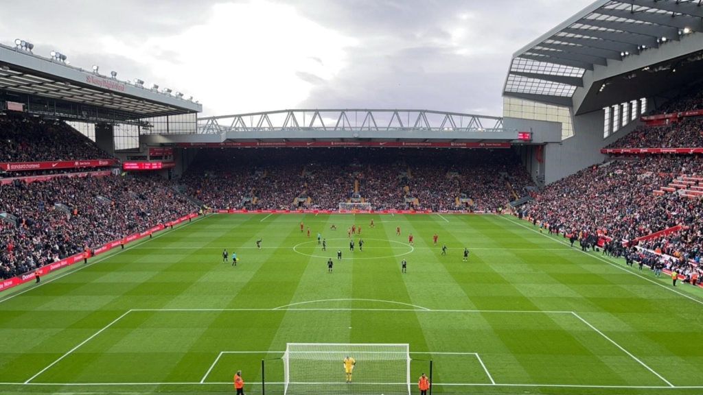Fotbollsresa till Liverpool med 3-hotellnätter och VIP-biljetter